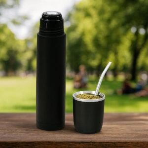 Termo y mate viajero