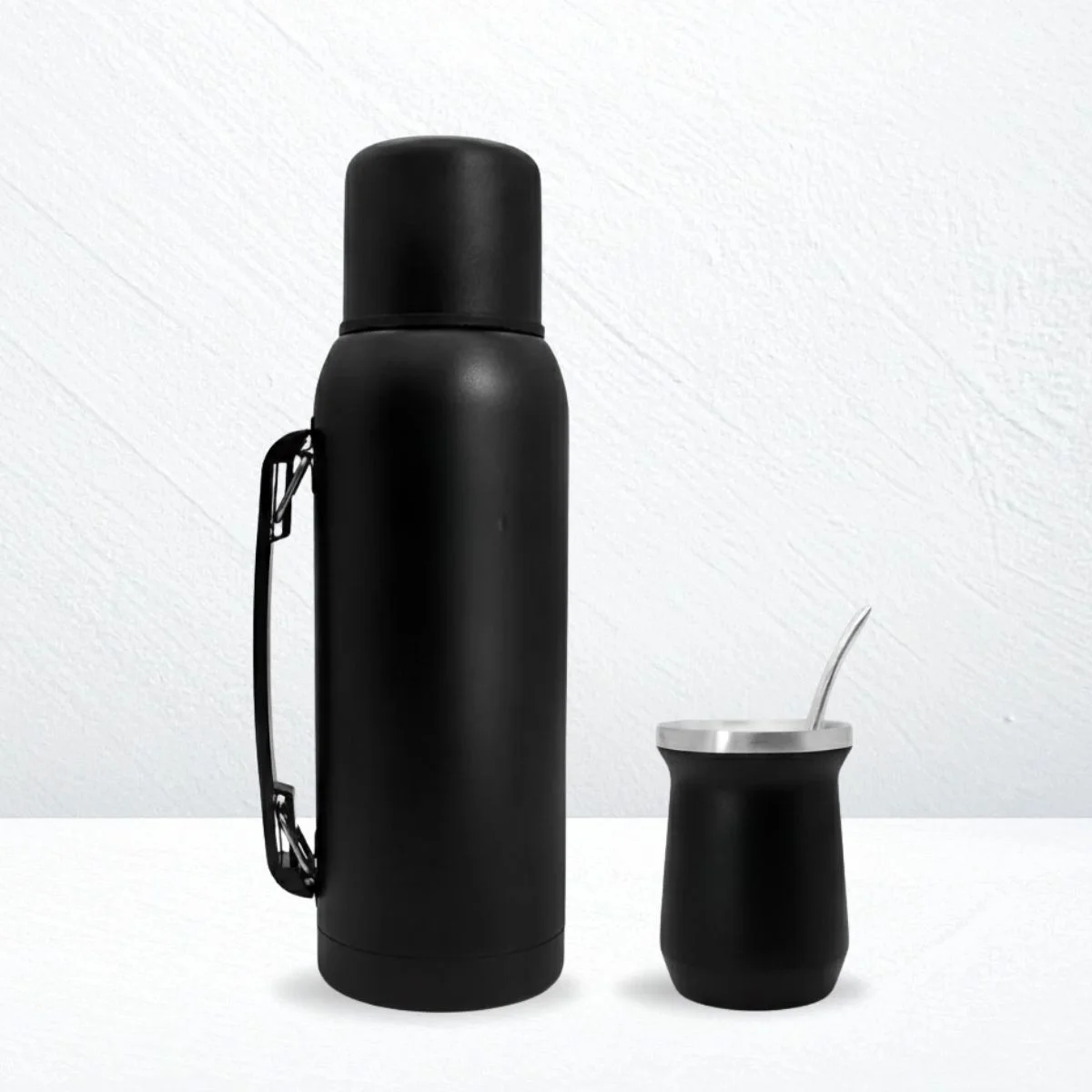 Set-termo-1L-mate-y-bombilla-4.webp